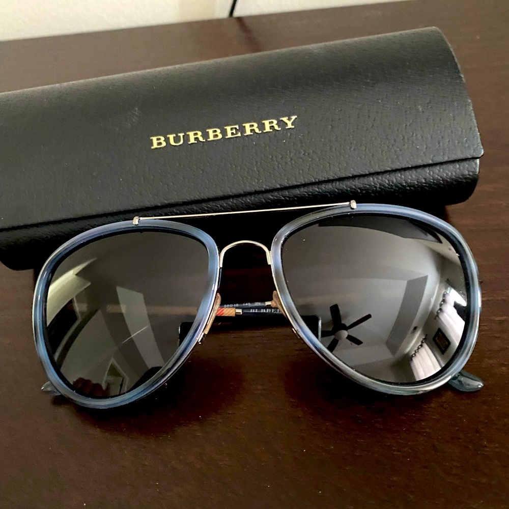 Burberry Aviator sunglasses